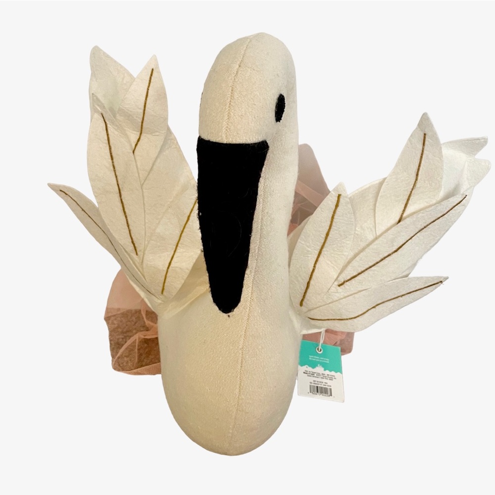 Swan head wall decor